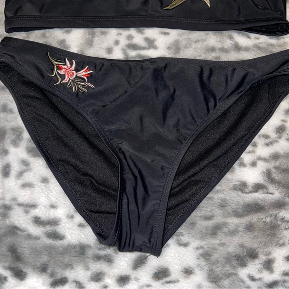 Vigoss Bikini Set - Picture 2 of 10